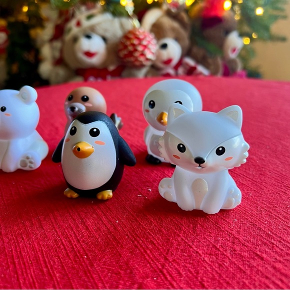 NWOT 🥀 North Pole Winter Bath Toy Rubber Friends - Picture 2 of 4